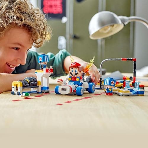LEGO Super Mario: Mario Kart – Toad’s Garage Set, Nintendo Mechanic Toy with 2 Blue Toad Character Figures for Independent Play – Bild 2