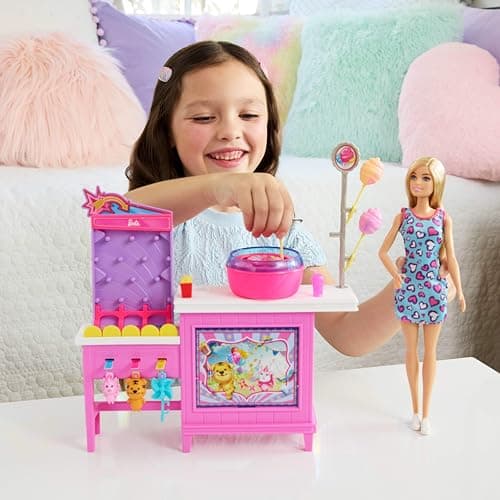 Barbie Mysteries: Beach Detectives Barbie Malibu Puppe und Zuckerwatte Spielstand Spielset mit 20 Zubehörteilen, inklusive Preise – Bild 2